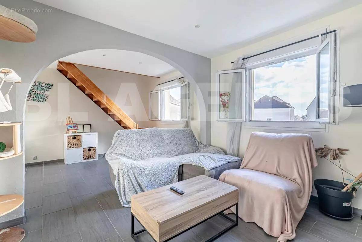 22b83413-dfbc-459e-a8c3-e1bd95cdc79d (1) - Maison à COUBERT