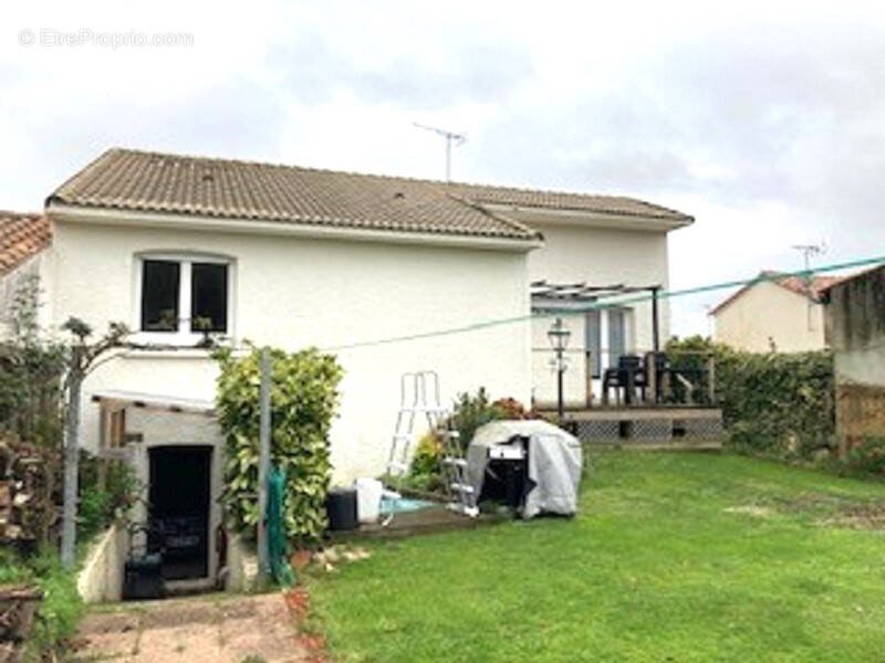 Maison à NIEUL-LE-DOLENT