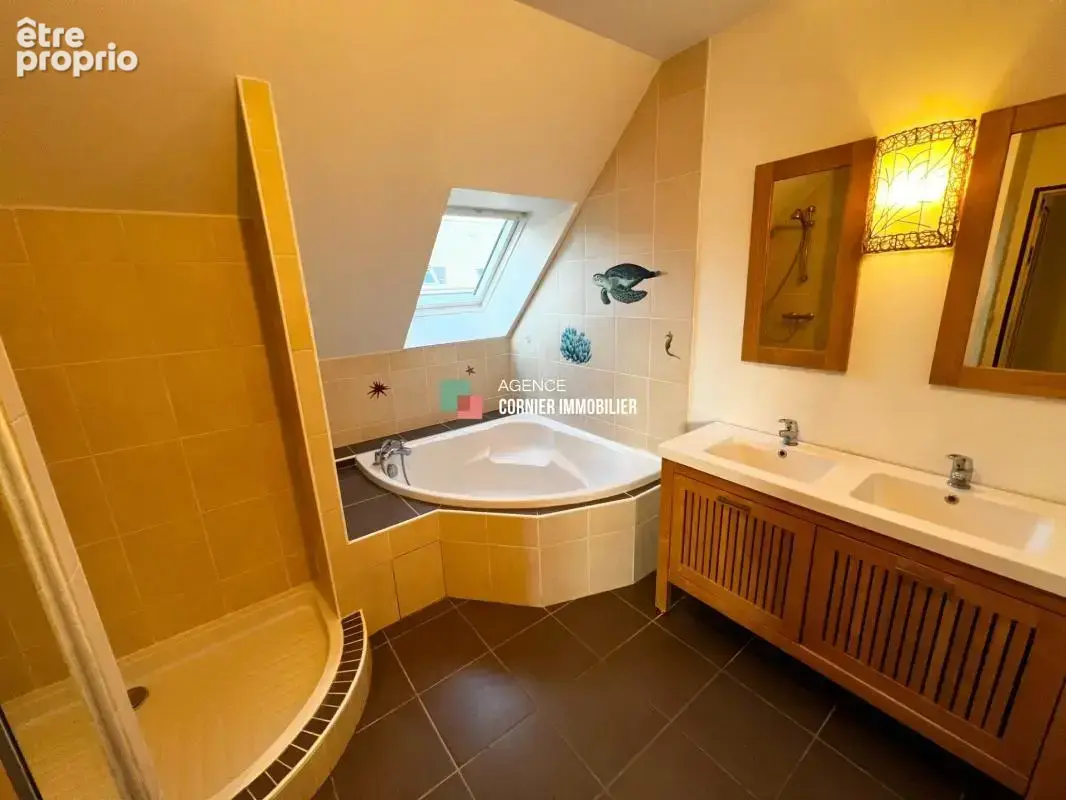 ACIGNE - Maison 7 pièces de 135m² - photo 12