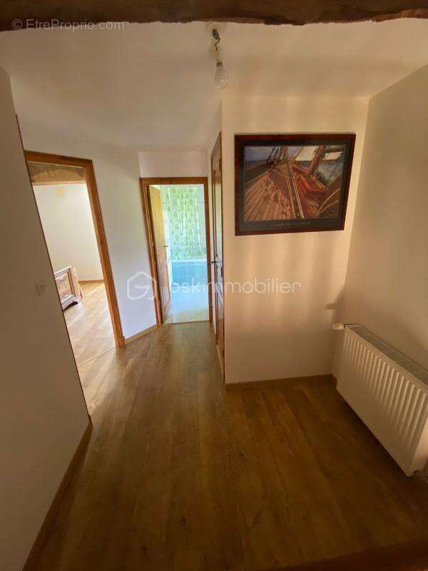 Maison à LASSAY-LES-CHATEAUX