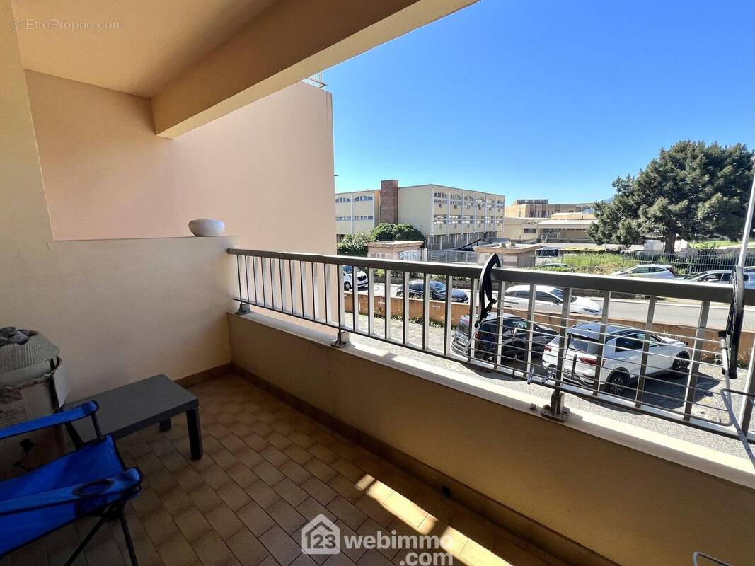 La terrasse exposée Sud - Appartement à BASTIA