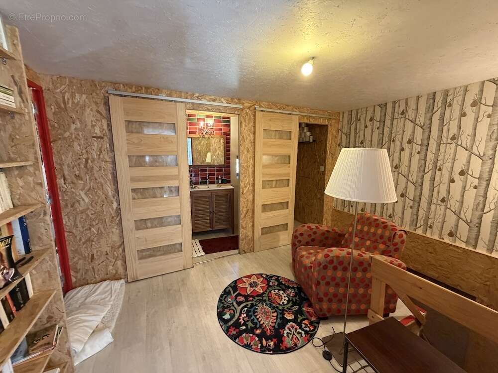 Authentique maison en pierre avec petit terrain de 375 M2 entièr - photo 6