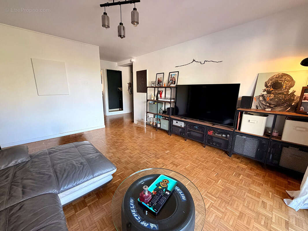 Appartement à MARSEILLE-7E