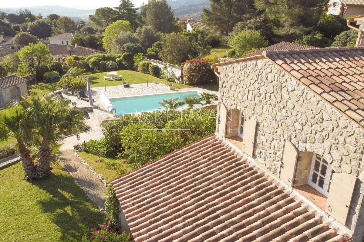Magnifique villa familiale de 6 chambres, belle piscine et pool house, vues panoramiques à couper le souffle - Peyminade - photo 33