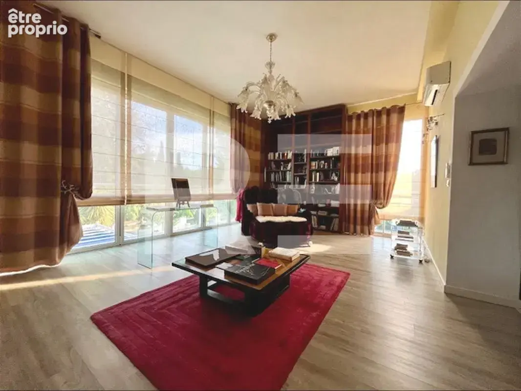 Villa contemporaine avec dependances piscine et pool house - photo 9