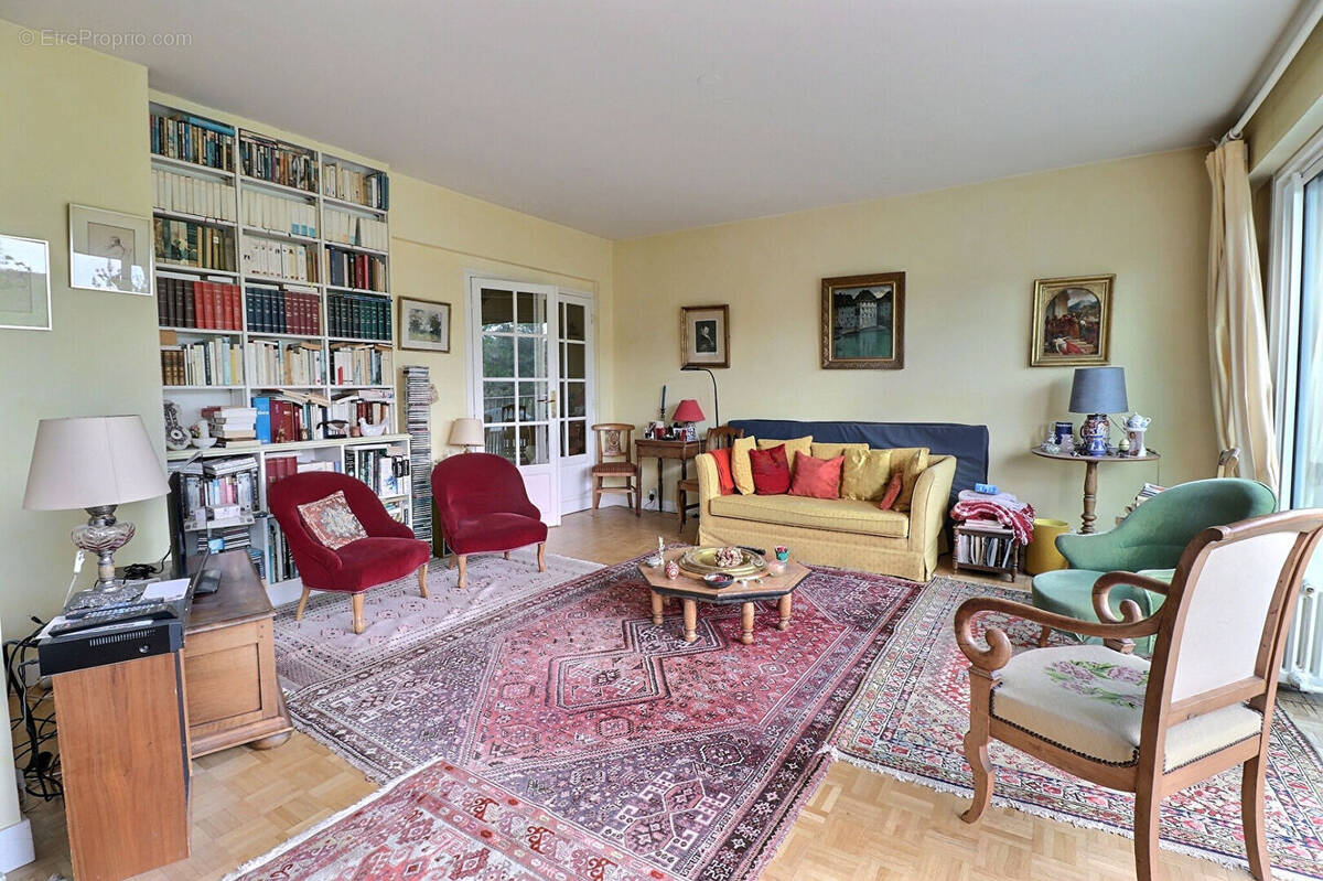 Appartement à L'ETANG-LA-VILLE