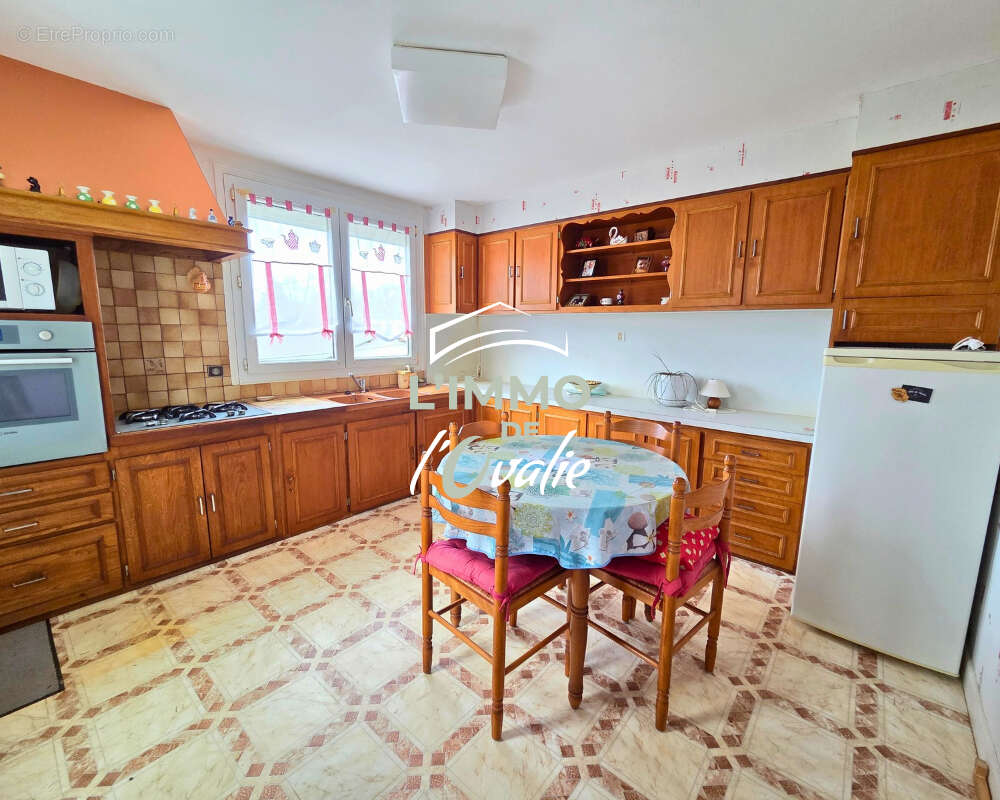 Maison à GAGNAC-SUR-CERE