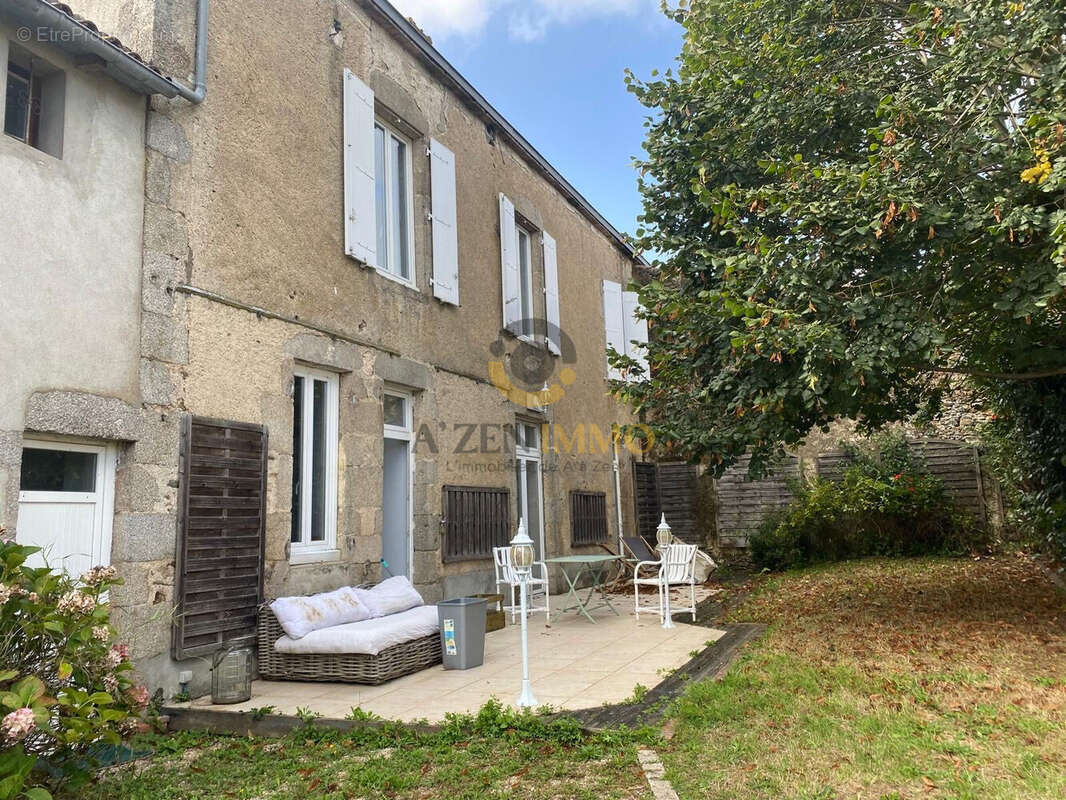 Maison à SECONDIGNY