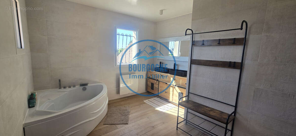 Maison familiale 200 m2 7 pièces / Aux portes de Chalon sur Saône - photo 12