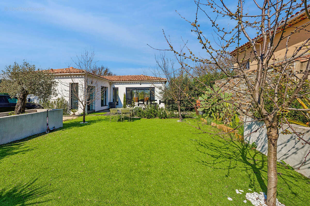 Maison à LA DESTROUSSE