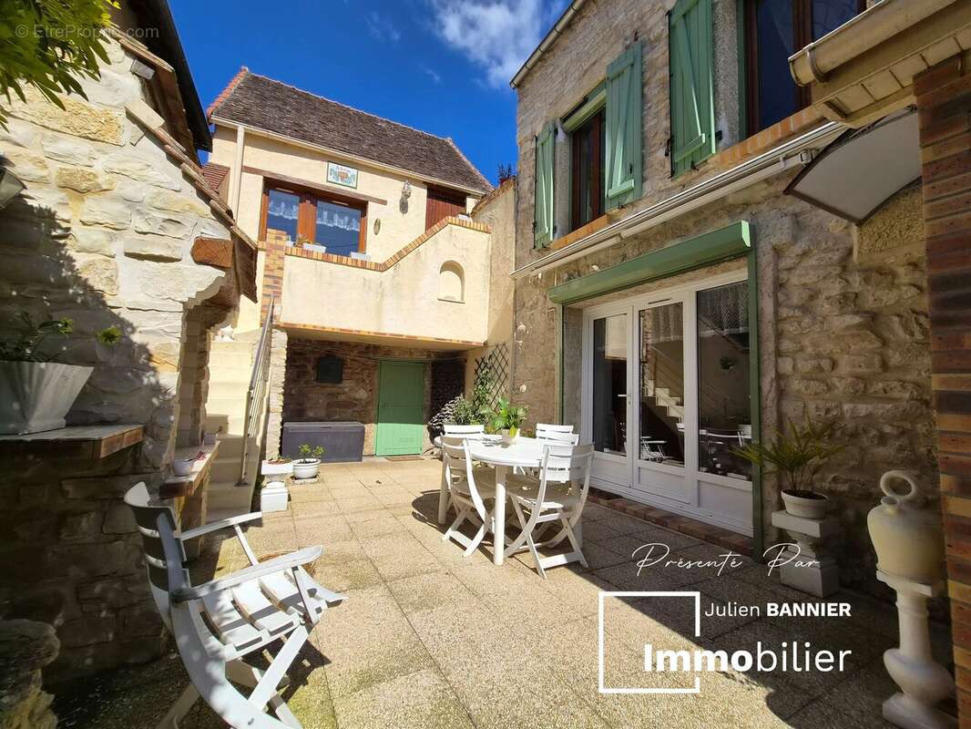 Maison à MAULE