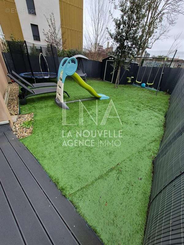 Appartement à LES LILAS