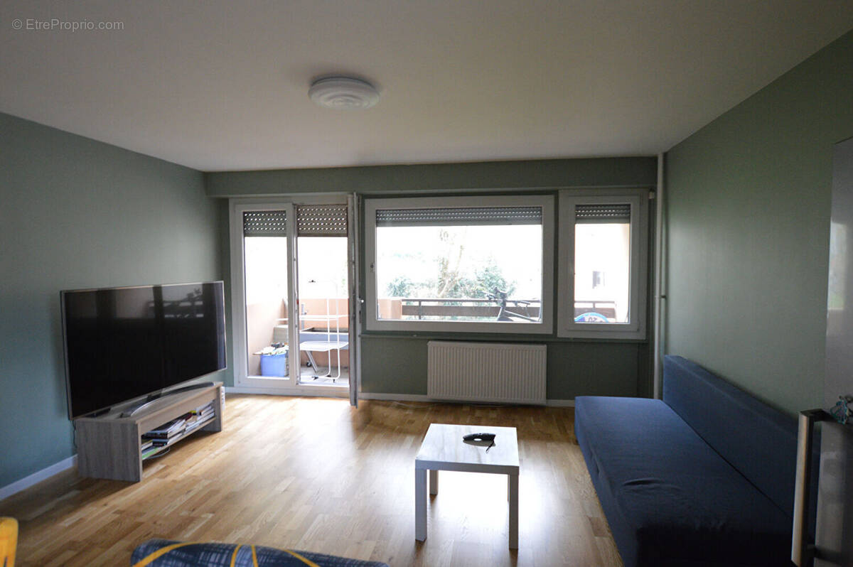 Appartement à ETREMBIERES
