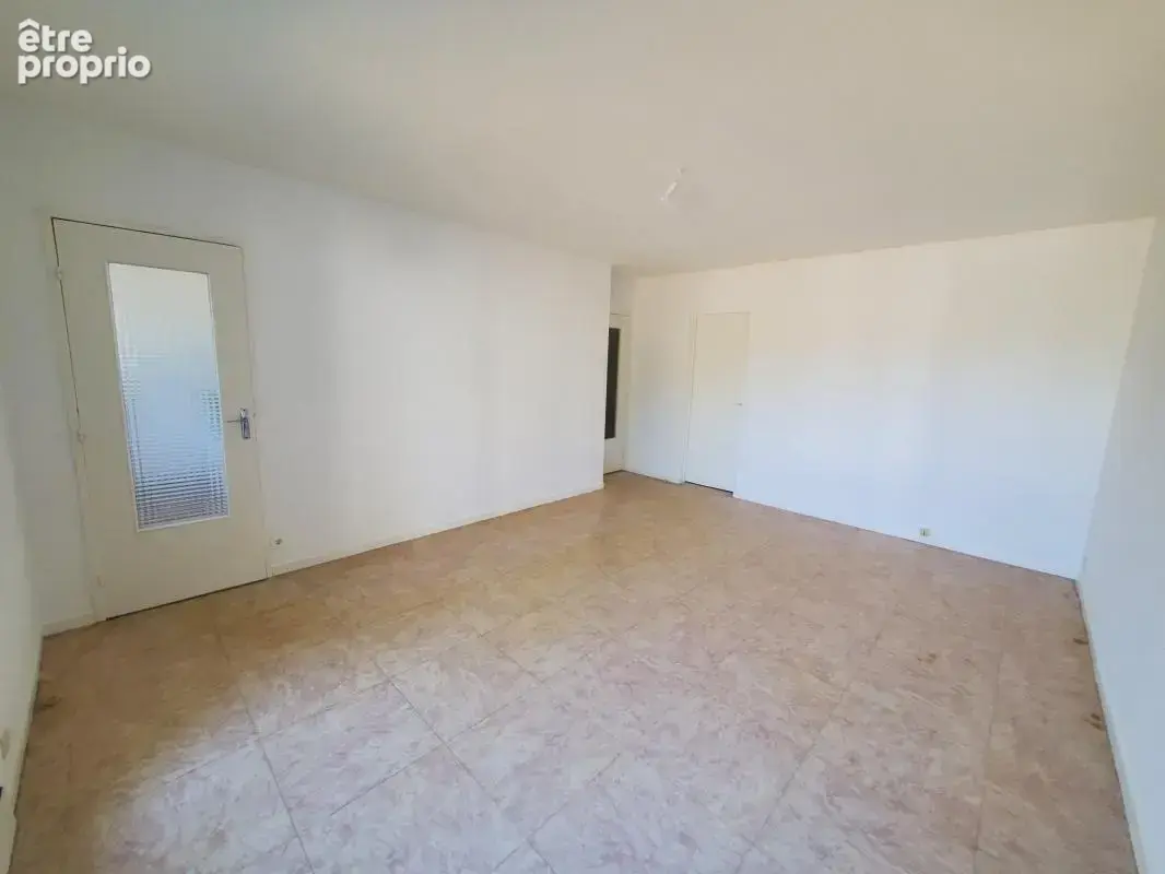 Beau t2 au 1er etage avec balcon - photo 5