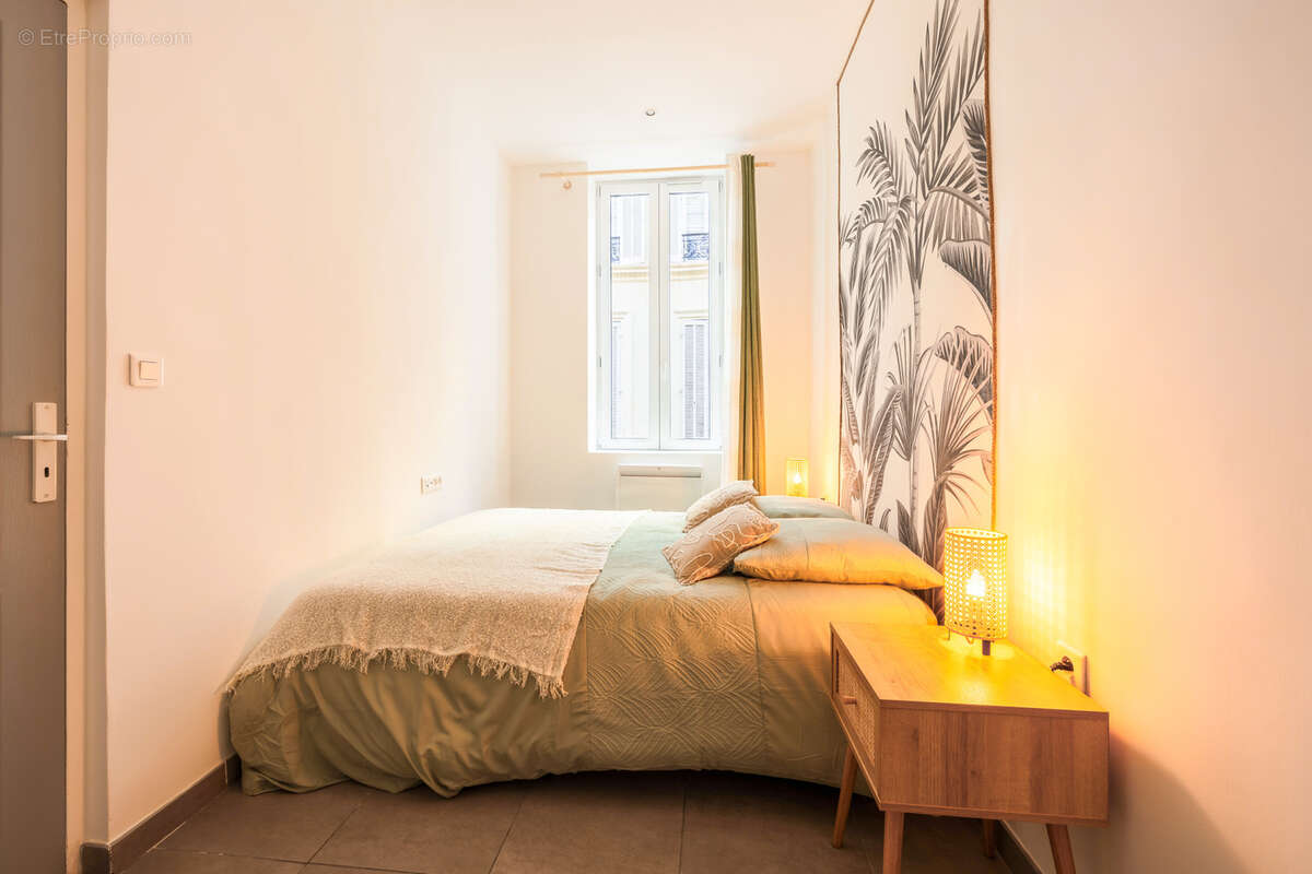 Appartement à MARSEILLE-1E