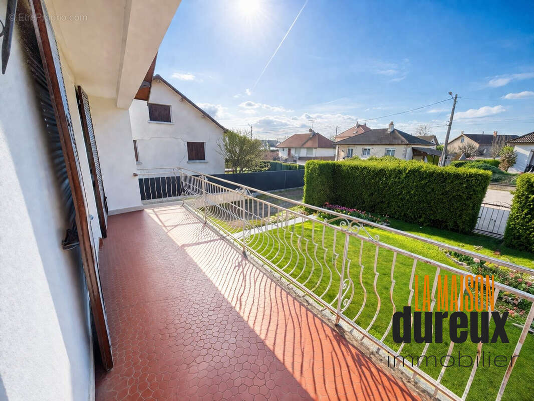 Maison à GRAY-LA-VILLE