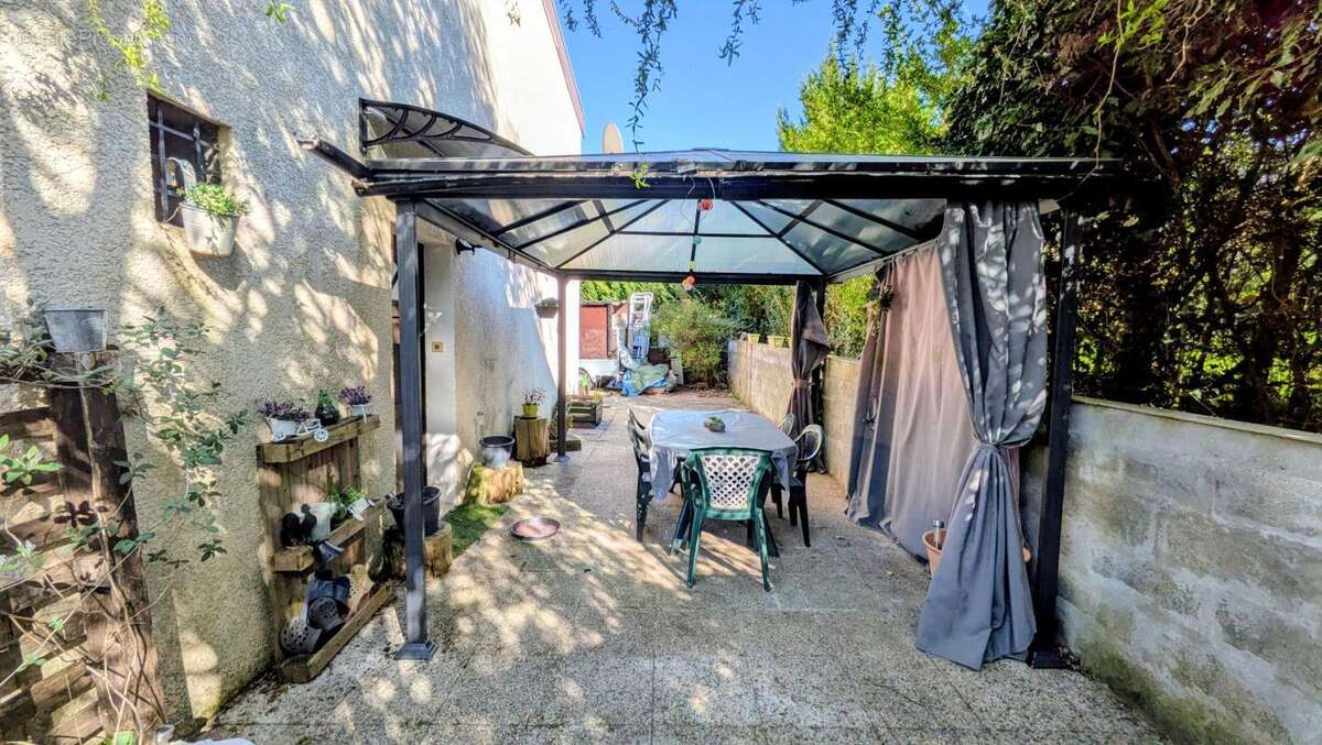 Maison à SAINT-BUEIL