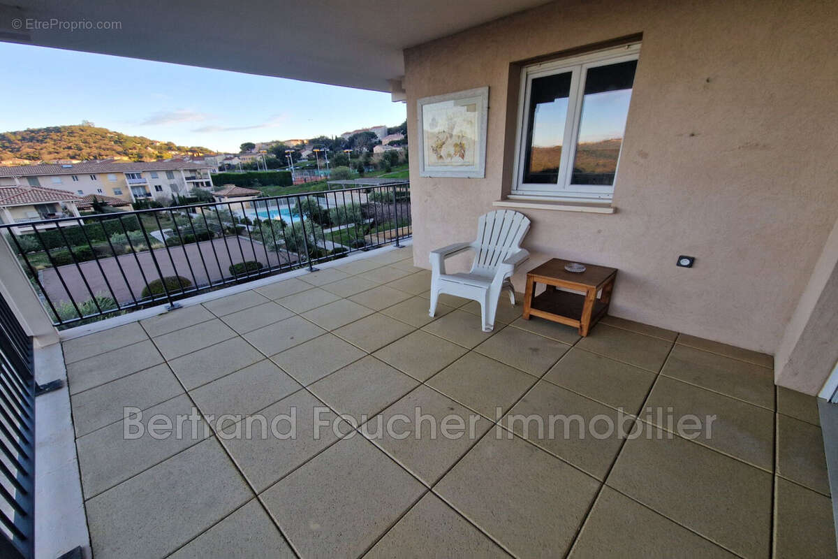 Appartement à LA CROIX-VALMER