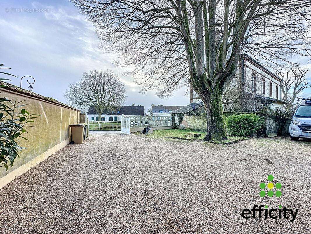 Maison à CHATEAUNEUF-EN-THYMERAIS