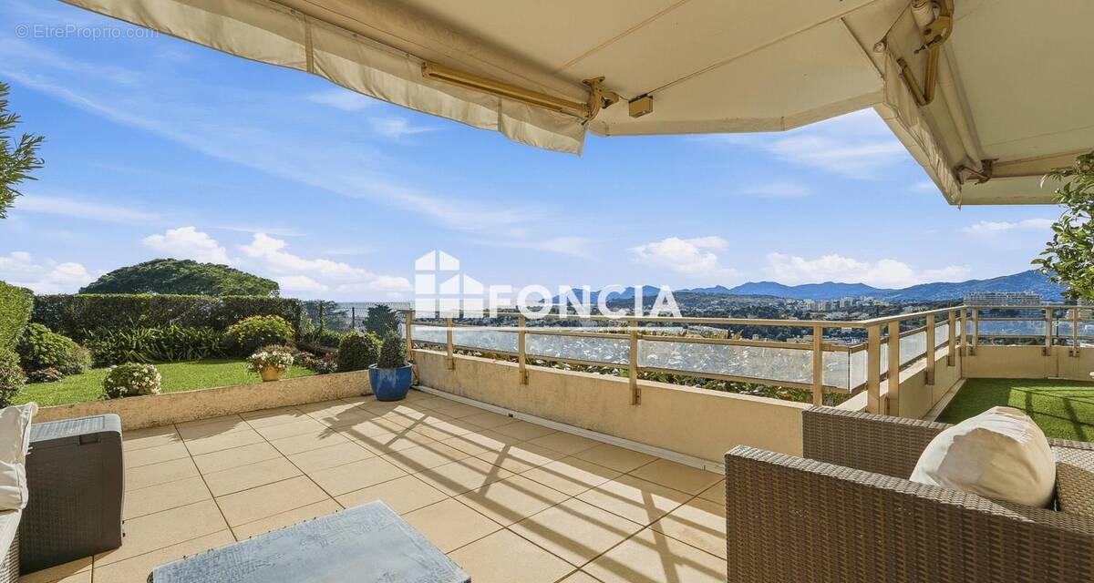 Appartement à LE CANNET