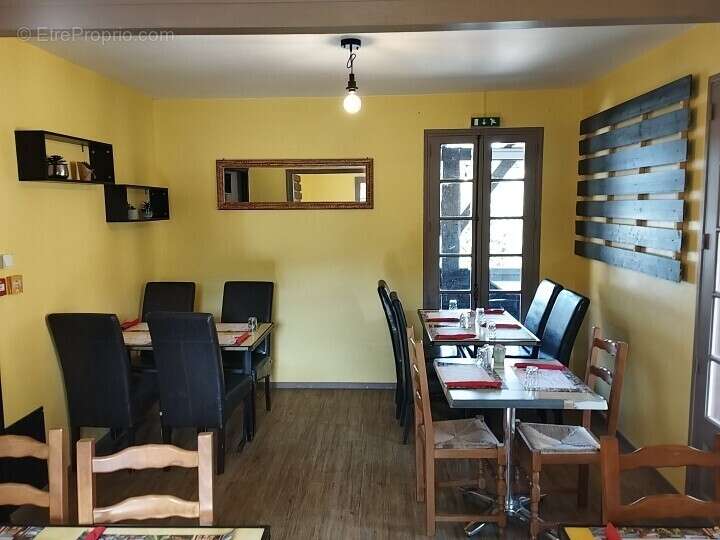 1000012012 - Commerce à LES EYZIES-DE-TAYAC-SIREUIL