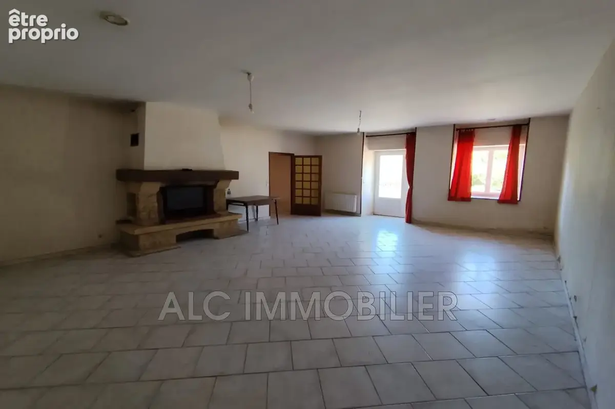 Maison 181 m² à Louzes  - photo 2