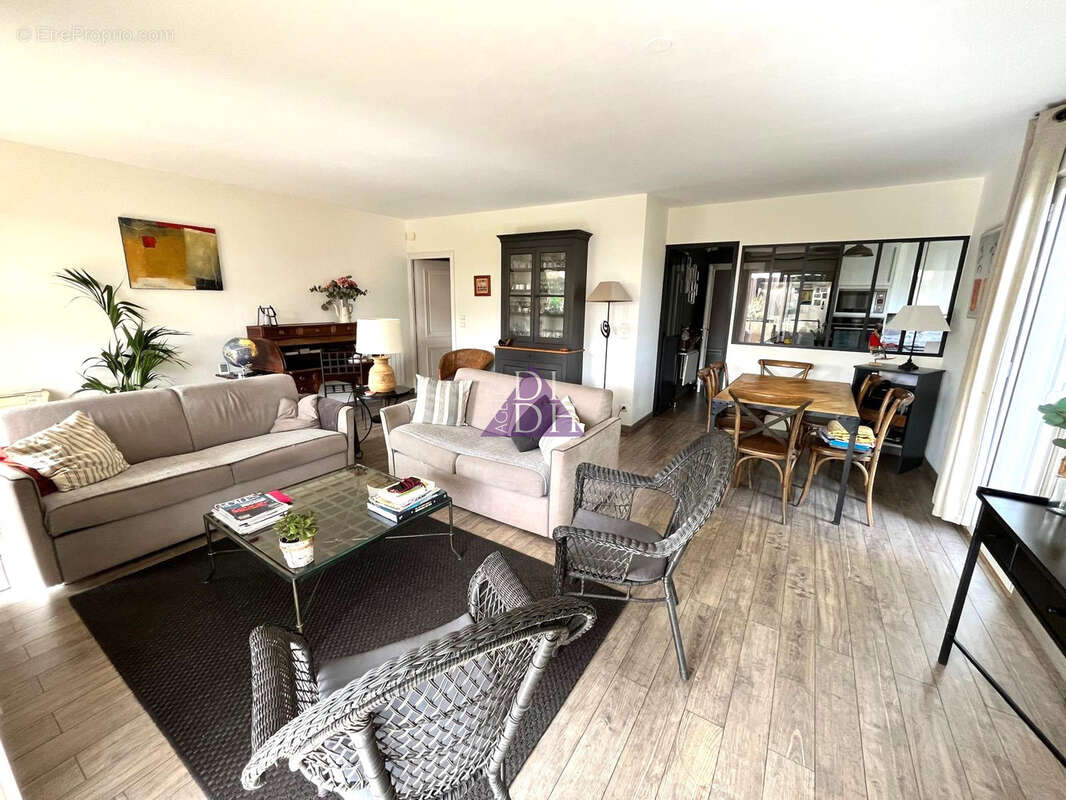Appartement à CARQUEIRANNE