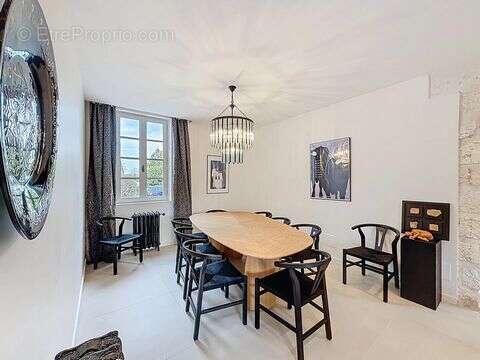 Maison 320 m² à Saint-Remy-De-Provence  - photo 2