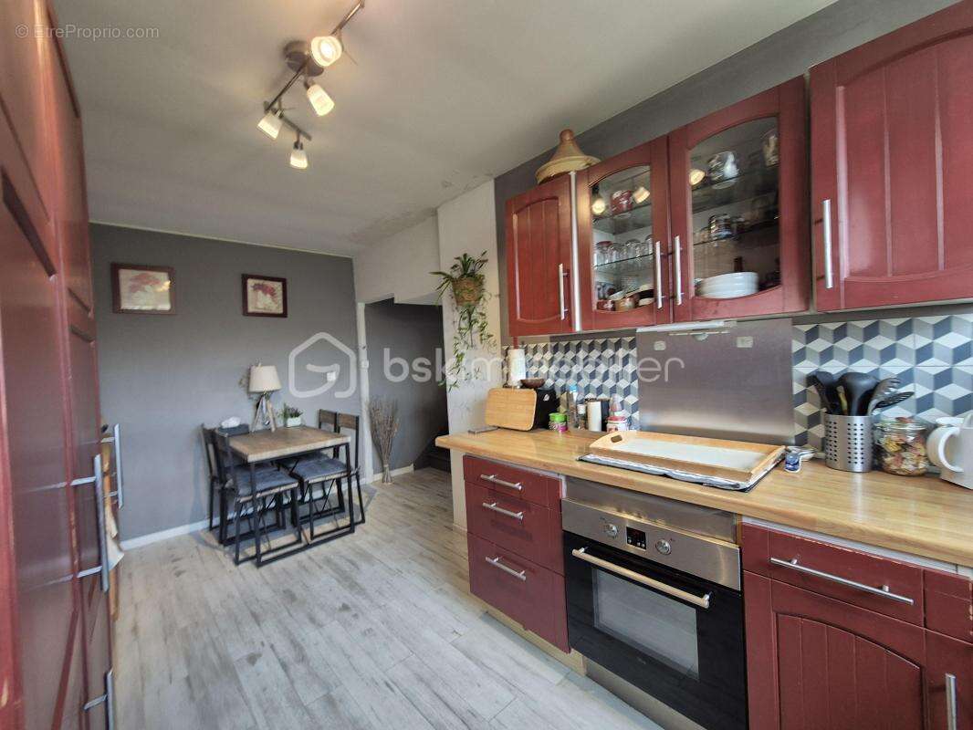 Appartement à COURCOURONNES