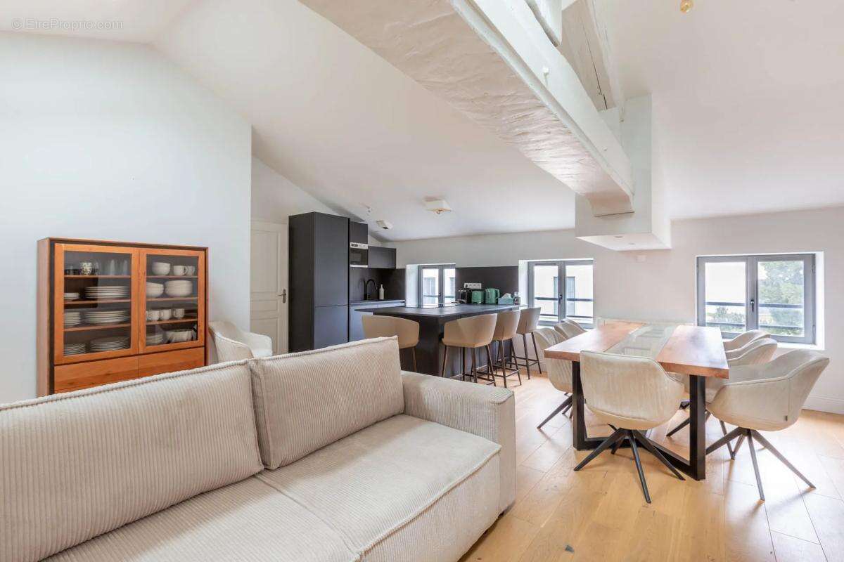 Appartement à CHAMPAGNE-AU-MONT-D'OR