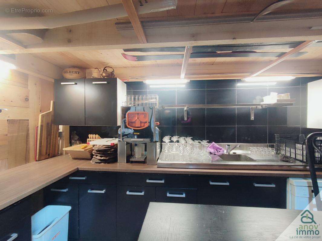 VENTE Local commercial 75m2 (murs et fond) - photo 3