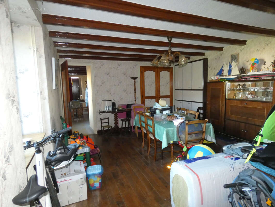 À Aranc, grande maison à vendre avec AGENCE IMMOBILIÈRE COLIN - photo 5