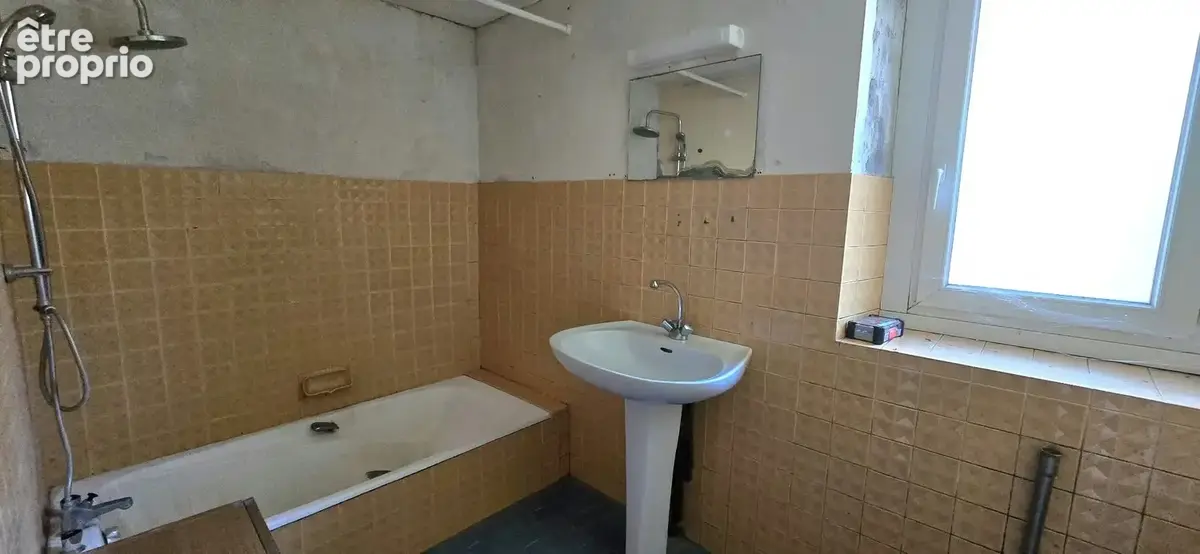 Maison individuelle à rénover de 105 m2 habitables sur 2109 m2 de terrain - photo 12