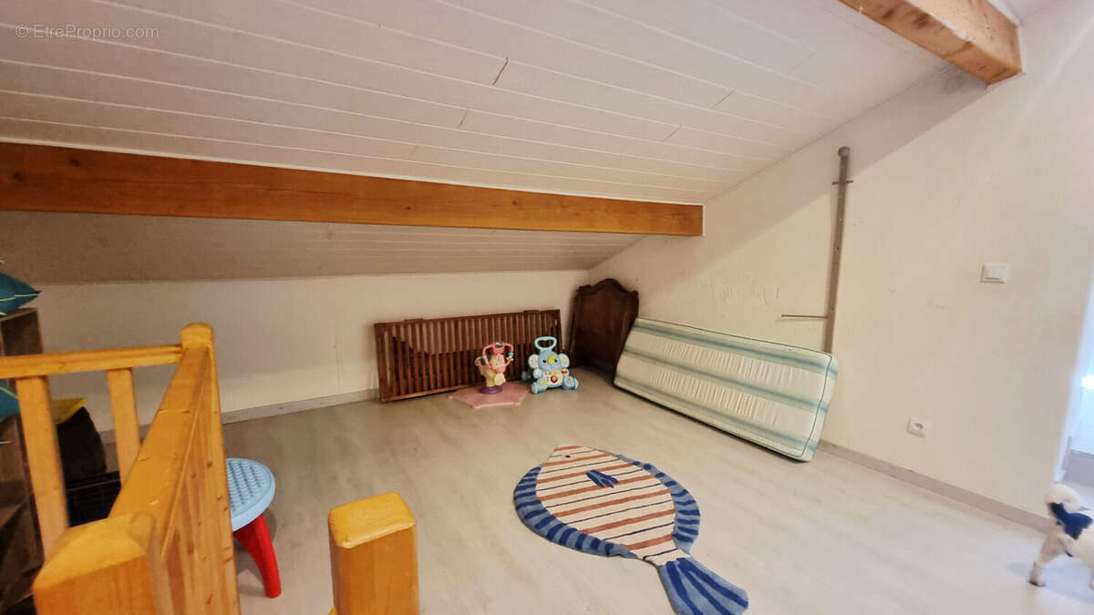 Maison à MONTREAL-LA-CLUSE