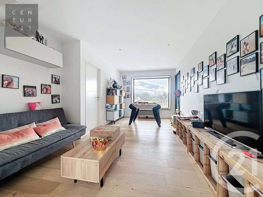 Maison à LA CHAPELLE-SAINT-LUC