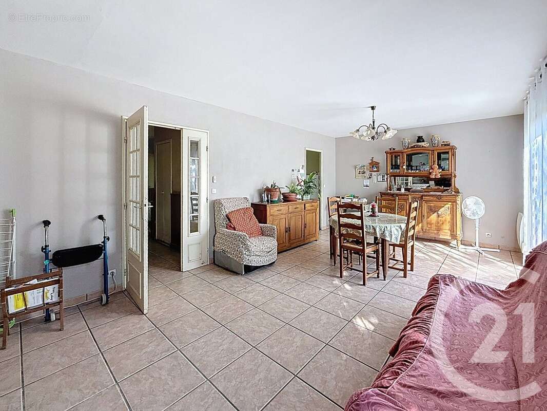 Maison à MONTCEAUX-LES-PROVINS