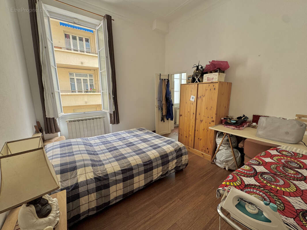 Appartement à MARSEILLE-1E