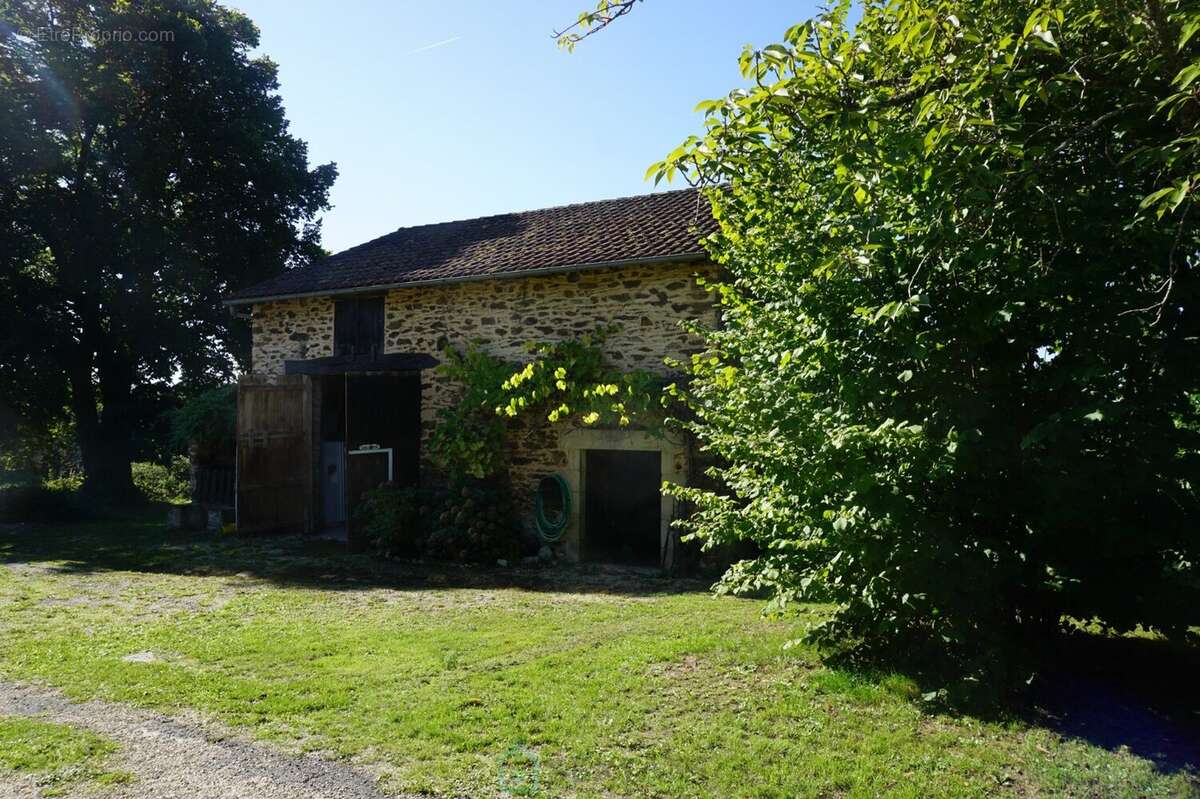 Maison à THIVIERS