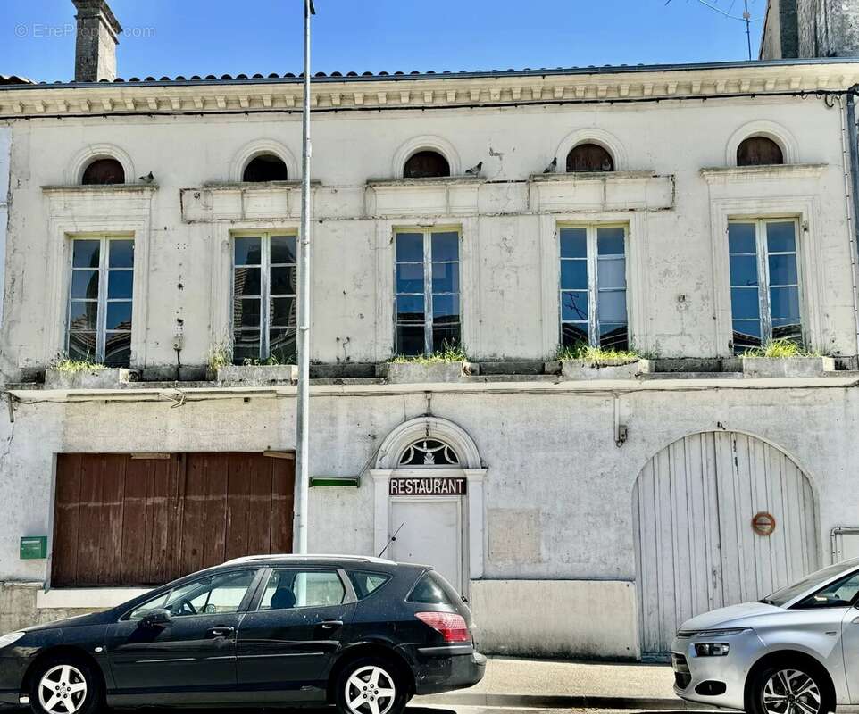 Appartement à ETAULIERS