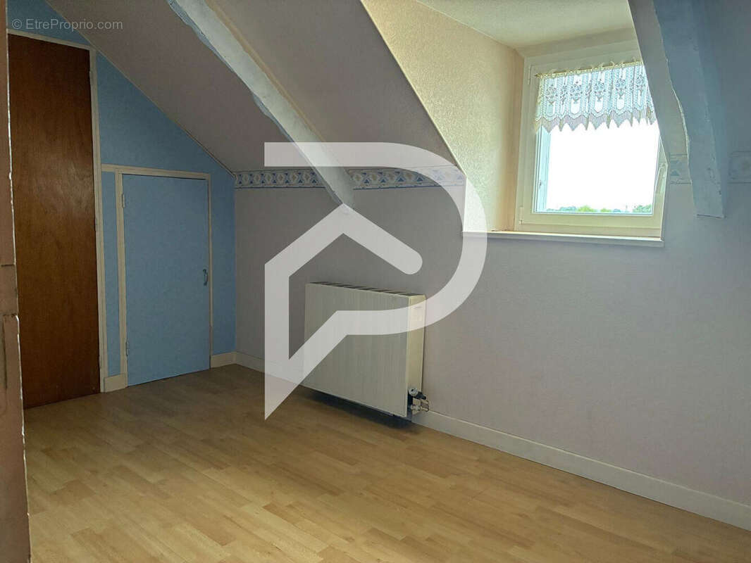 Maison à LA MEAUGON