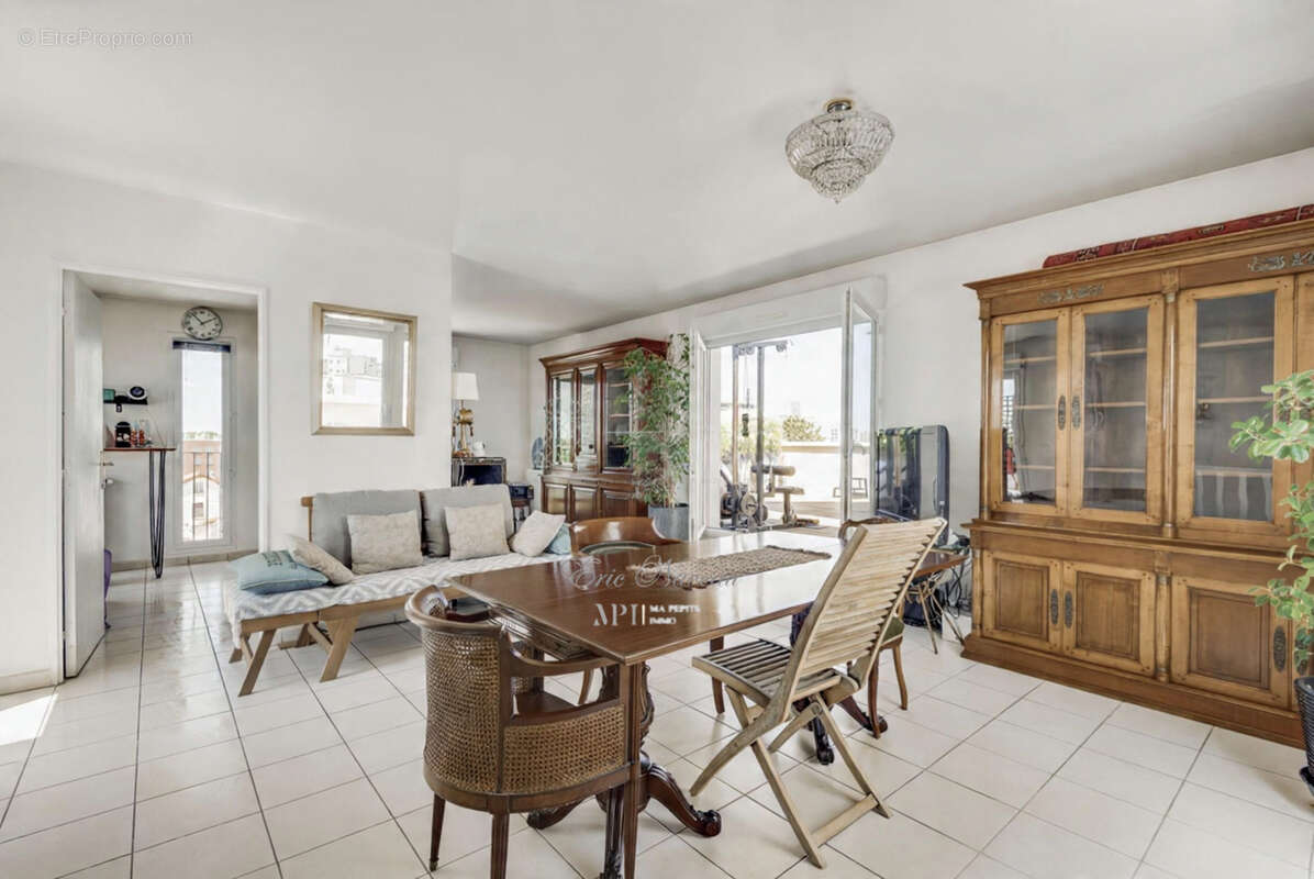Appartement à LA COURNEUVE