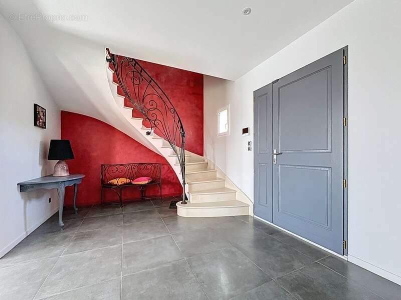 Maison à BEAUMONT-LA-RONCE