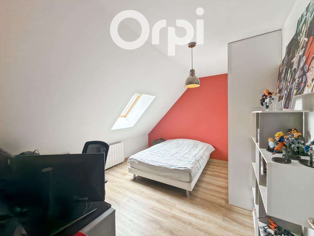 Maison À Vendre proche d’Estrées, secteur résidentiel et commodités à proximité - photo 7