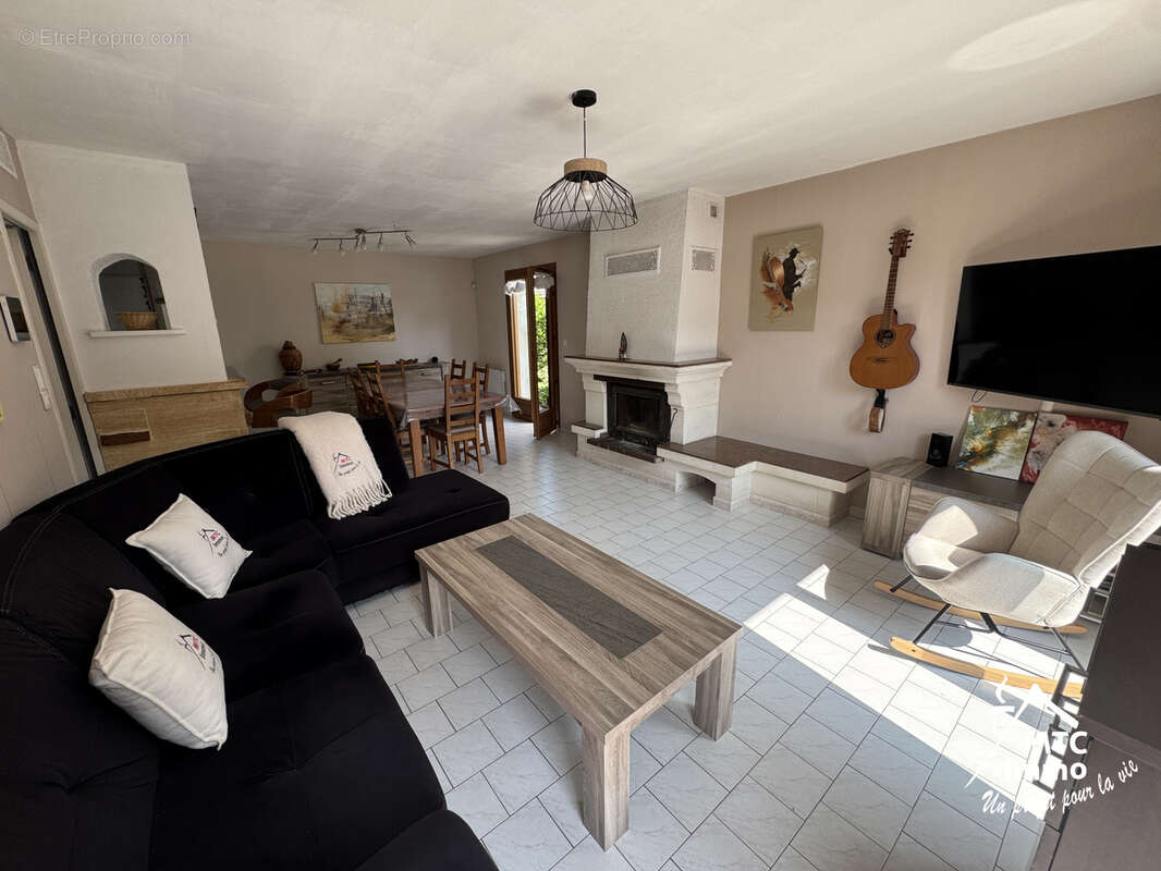 Maison à CHARVIEU-CHAVAGNEUX