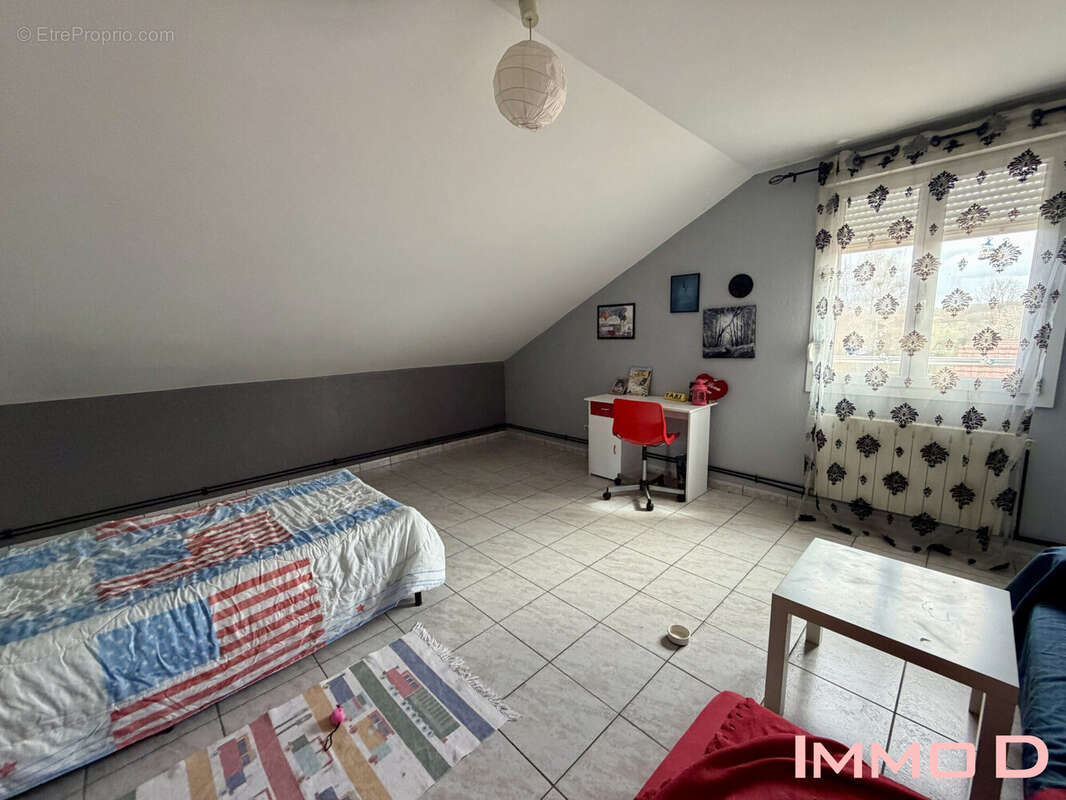 Maison à LONGCHAMP