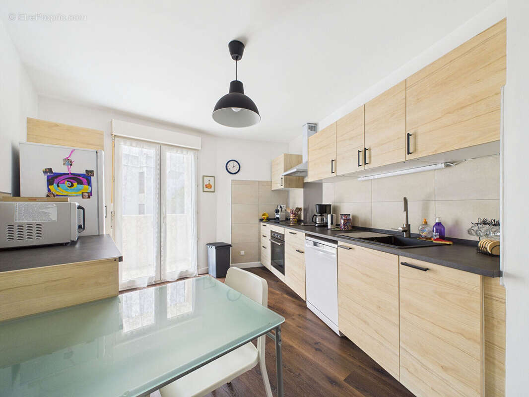 À vendre Appartement T3 de 73m² avec parking sous-sol + cave au Forum du Fango - photo 4