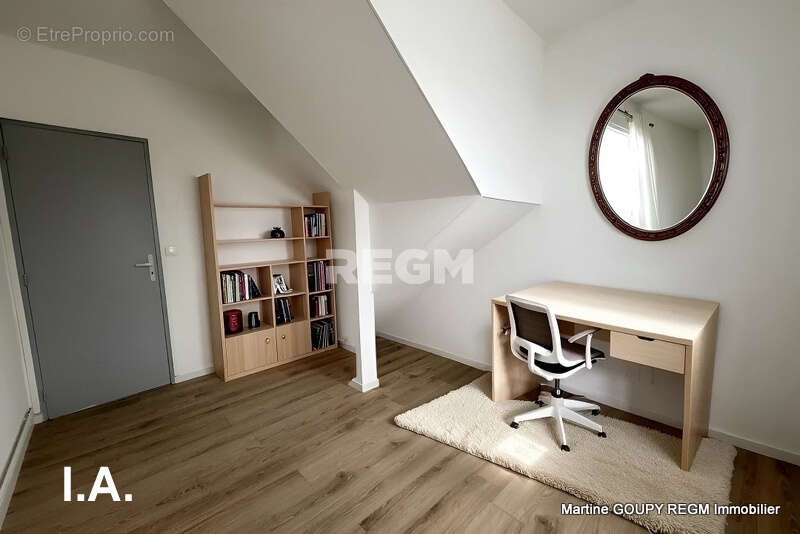 Appartement à LA CHAPELLE-SAINT-MESMIN
