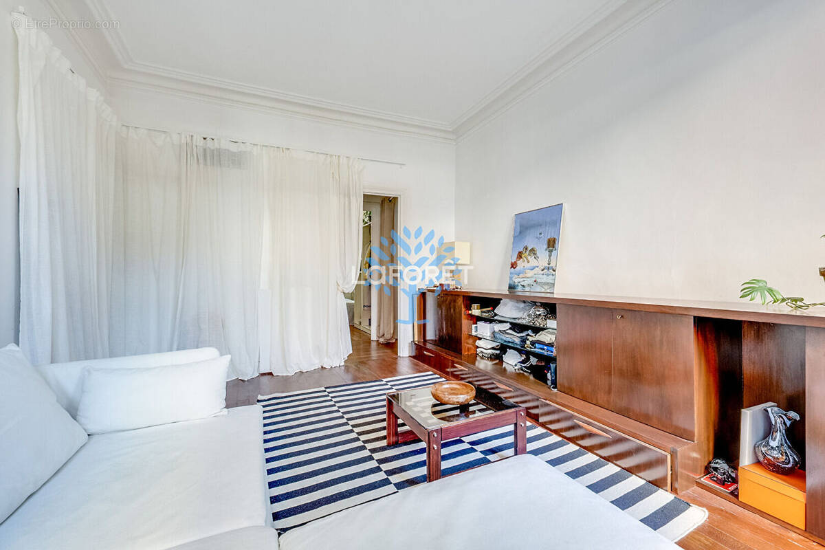 Appartement à PARIS-20E