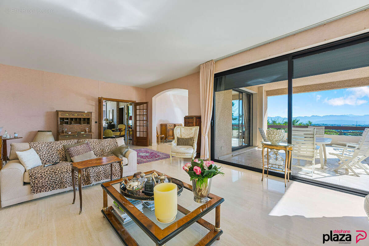 Maison à DIVONNE-LES-BAINS