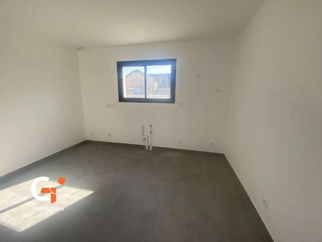 Maison à SAINT-ETIENNE-DU-ROUVRAY